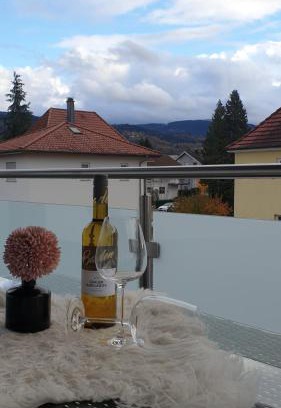 Buhl Apartment | Boardingappartement Windeckblick, ruhige, zentrale Lage mit großem Südbalkon