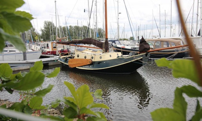 Strijensas Boat Rental | Boat and Breakfast