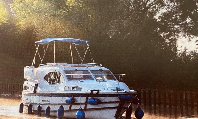 Toul Boat Rental | Boat at the dock or in navigation without a license