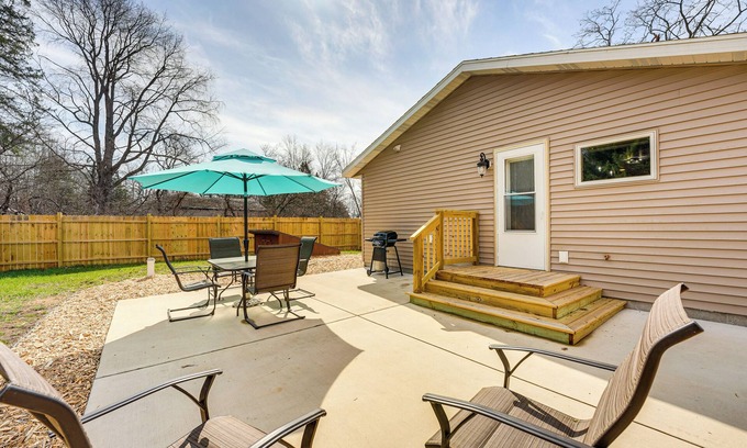 Twin Lake Apartment | Boat, Fish & Hike: Cozy Getaway in Twin Lake!