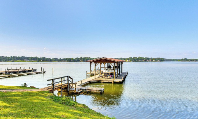 Cross Hill House | Boat Ramp & Dock: Lake Greenwood Getaway!
