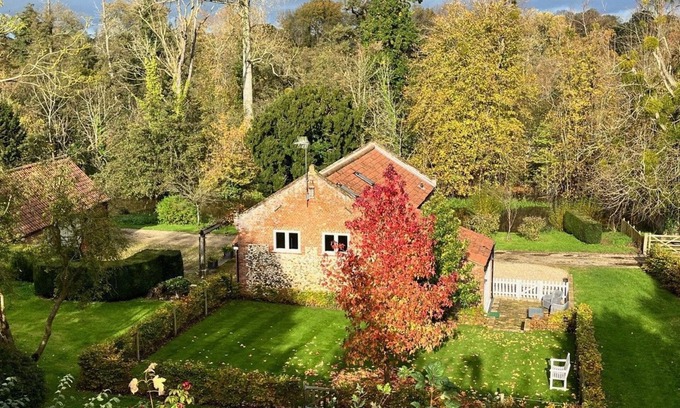 Coltishall Cottage | Boathouse Barn | Secluded Riverside Property Set in Countryside Grounds