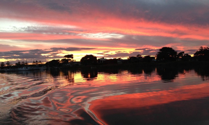 Goolwa North Cottage | Boathouse - Birks River Retreat - Birks Harbour