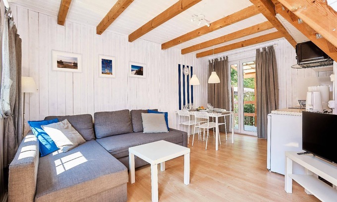 Rewal House | Boathouse with swimming pool