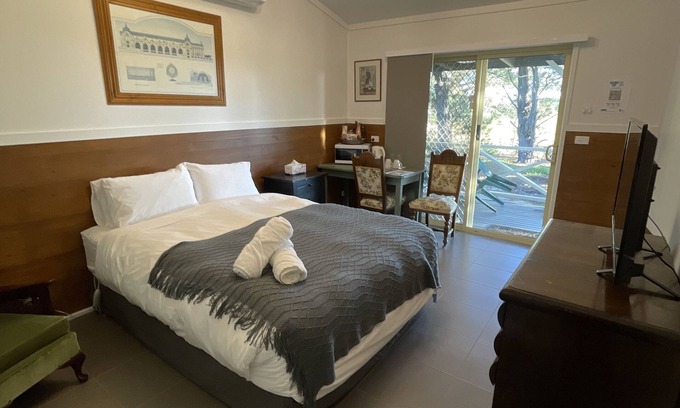 Kyneton Bed & Breakfast | Bodkin Suite #3 Looks to Mt Macedon.