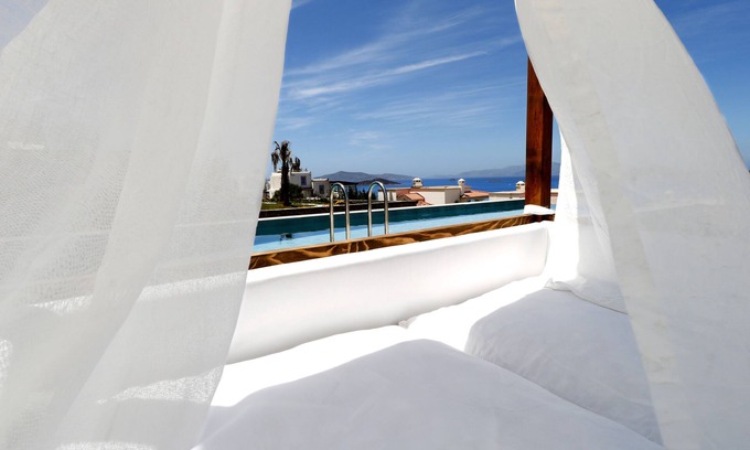 Turgutreis Villa | Bodrum Turgutreis'te Özel Havuzlu ve Deniz Manzaralı 6 Yatak Odalı Villa BV-4115