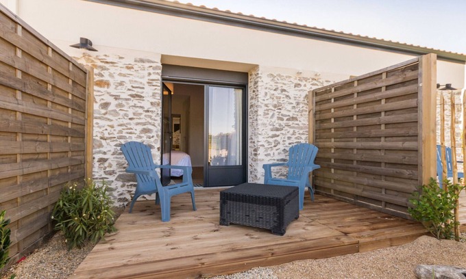 Port-Saint-Pere Cottage | Bohême Studio with terrace and parking, near Planète Sauvage