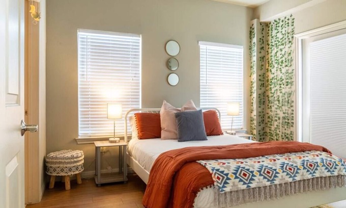 West Campus Apartment | Bohemian Austin Vibes 🤘