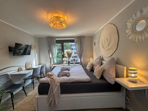 Augustenstraße Apartment | Bohemian Chic Selfie Suite - Munich Central Station
