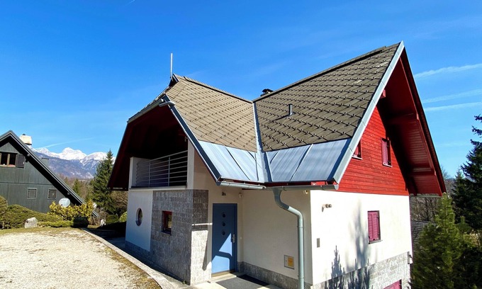 Polje House | Bohinj Cozy Escape Holiday Home, just 2,8km to the lake!