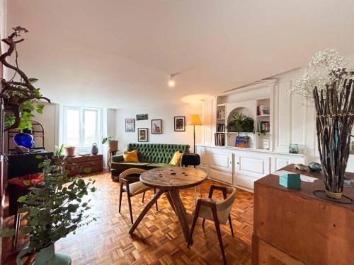 Perofilho House | Boho Chic Apt