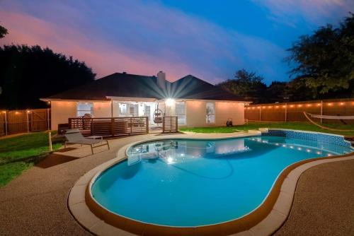 North Richland Hills House | Boho Chic Home w Backyard Paradise - Pool + Grill