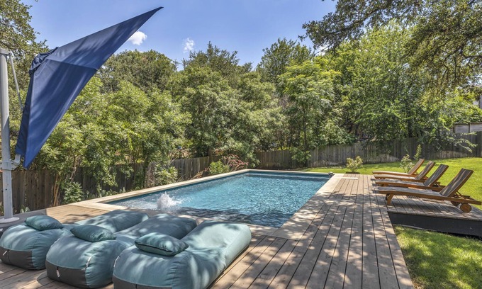 Galindo Villa | Boho in SoCo - Luxury Pool Villa min from downtown!