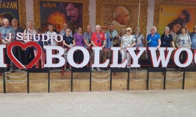 Mumbai Apartment | Bollywood Tour Mumbai & SJ Studios is one of the finest film studios in Mumbain