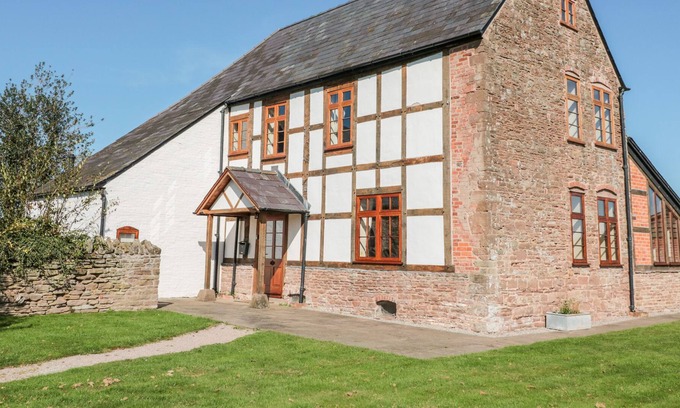 Bolstone Cottage | BOLSTONE COURT, family friendly, with open fire in Bolstone