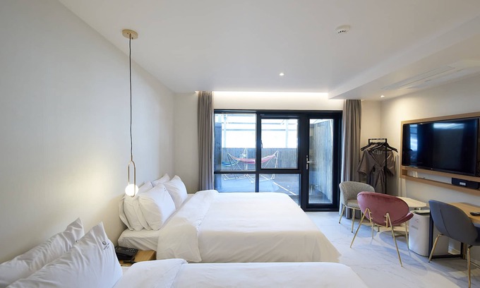 Yongho-dong Hotel | Bonathree Hotel