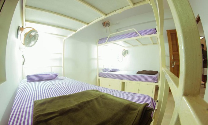 Candolim Hostel | Bonds Hostel