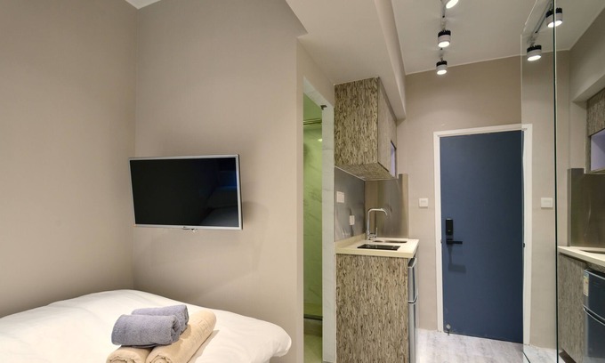 Sheung Wan Apartment | Bonham Strand West Luxury Studio *7C