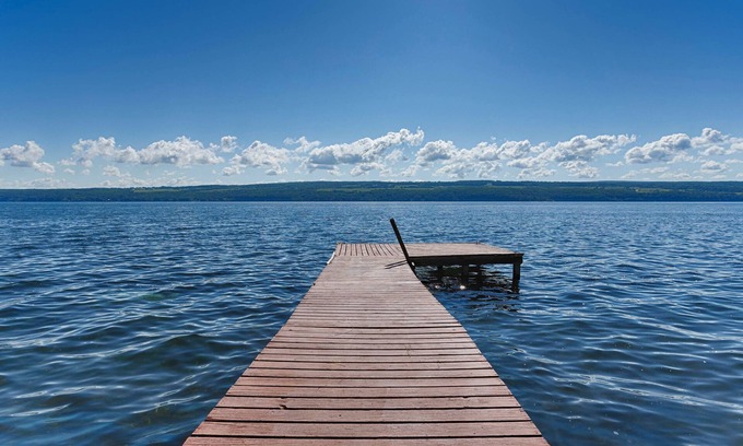 Valois House | Bonskeid House: Relaxing Seneca Lake Getaway!