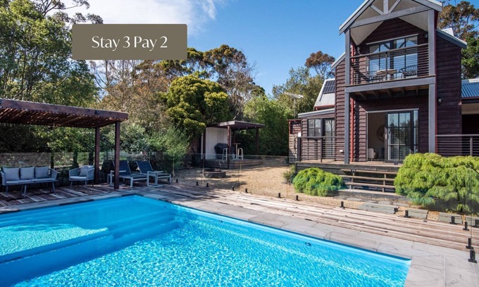 Somers House | Bonview Beach Boy with pool on the park