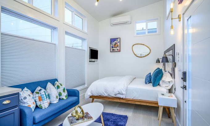 McMinnville Cottage | Book the Mod Cottage at The Boutique Retreat in historic downtown McMinnville.