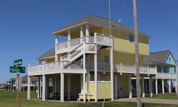 Port Bolivar House | Booked at The Beach Beachside Home