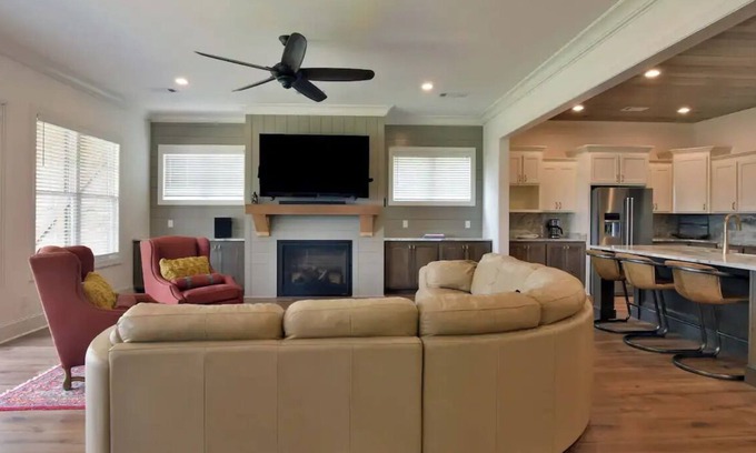 Lee County House | Boots & suits lakehouse getawaynn