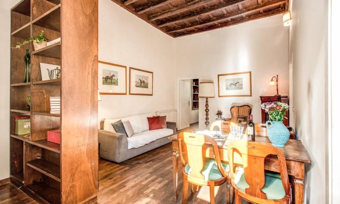 Rione XIV Borgo Apartment | Borgo Pio Passetto Papale
