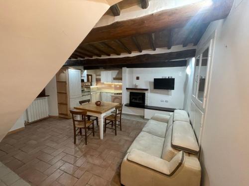 Fiordimonte Apartment | Borgo Vico
