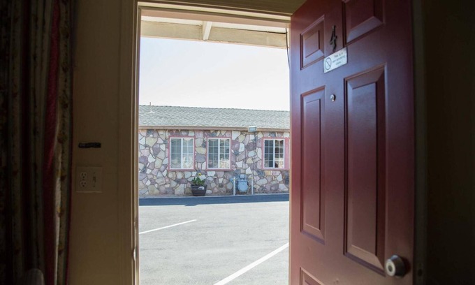 Boron Hotel | Boron Motel