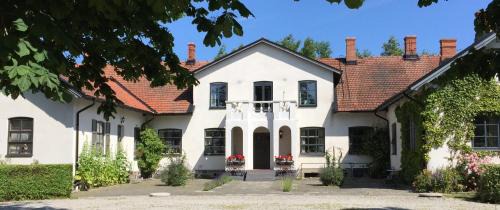 Borrby Bed & Breakfast | Borregården Bed & Breakfast