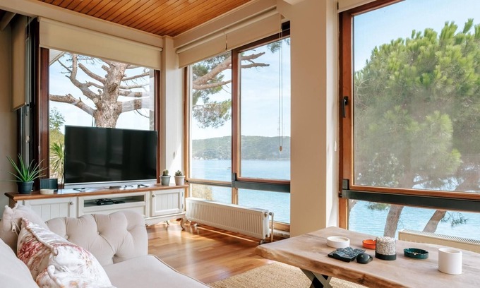 Sariyer House | Bosphorus View House with Garden 5 min to Coast