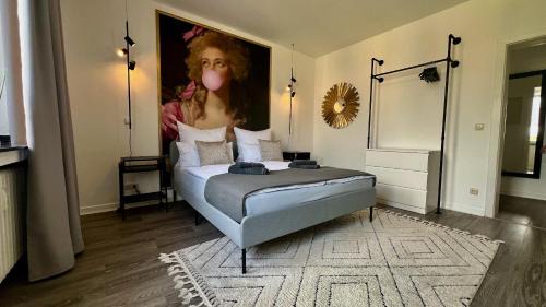 Mittelmeiderich Apartment | BOSTEL 2- Modernes Studio in Duisburg Meiderich, 4,7 km Hbf, U-Bahn 250m, Flughafen Düsseldorf 28 km, Landschaftspark 2,9 km, 5 Gehminuten von Herzklinik entfernt