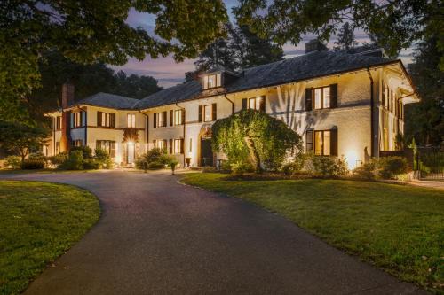 Needham House | Boston Mansion Heated Pool Fire Pit Tennis