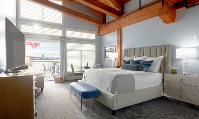 Waterfront Hotel | Boston Yacht Haven