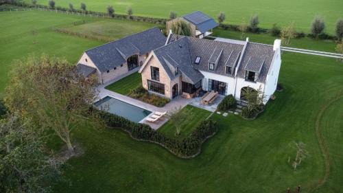 Oostkamp Villa | Botanic Experience Holiday House