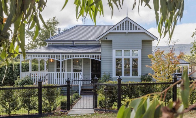 Woodend House | Botanic House in Woodend