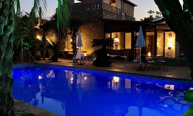 Panza Apartment | "Bougainvillea cottage" with garden, swimming pool and spa hot tub