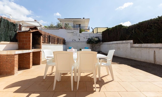 El Castell de Montornes House | Bouganvilla by Interhome