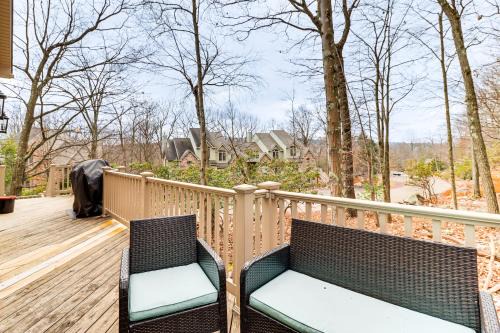 Lake Harmony House | Boulder Lake Access Townhome with Deck!