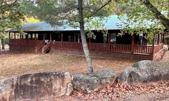 Albertville Cabin | Boulder Lodge Cabin on Lake with Kids Inflatables