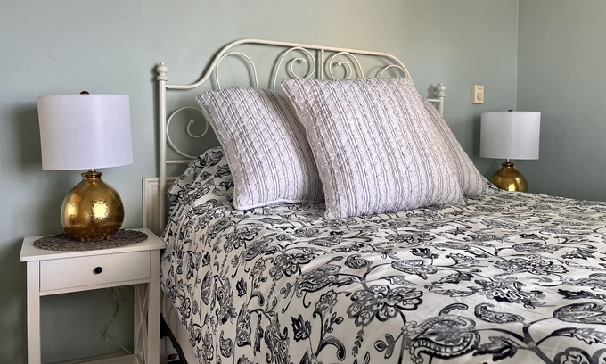 Balm Beach Resort | Boutique Beachfront Residence with Balcony & Fire Pit