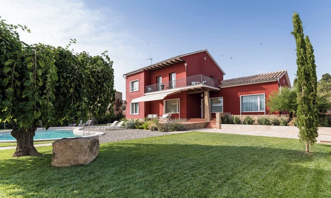 Preixens Cottage | Boutique Home Ca lágustina