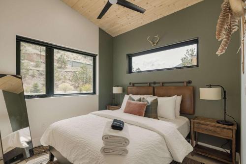 Grant House | Bow & Arrow Creekside Sauna Cold Plunge