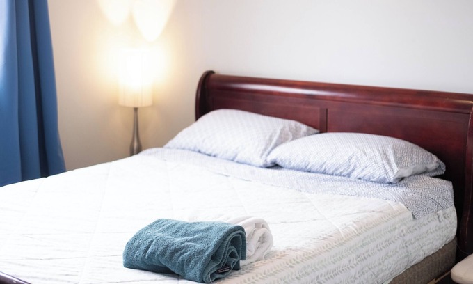 Sunnyside House | Bow River Retreat:Single Room w/Shared Amenities