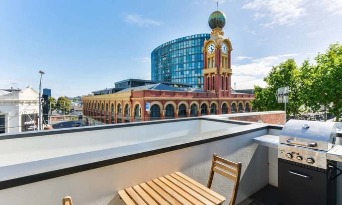 Richmond Apartment | BOWIE Sun soaked Comfort in the Heart of Richmond