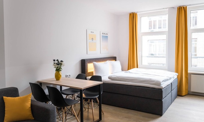 Friedrichshain Apartment | Boxi Studios Berlin S
