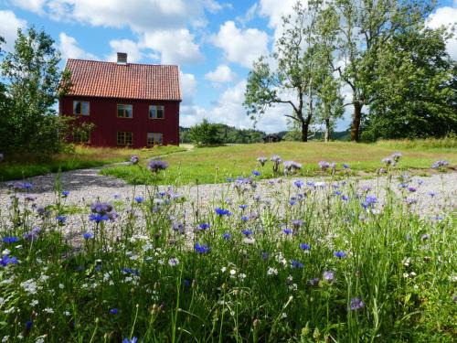 Munkedal Apartment | Brålands Farm - fish & family friendly in nature reserve - Apartment nr 1 Öringen