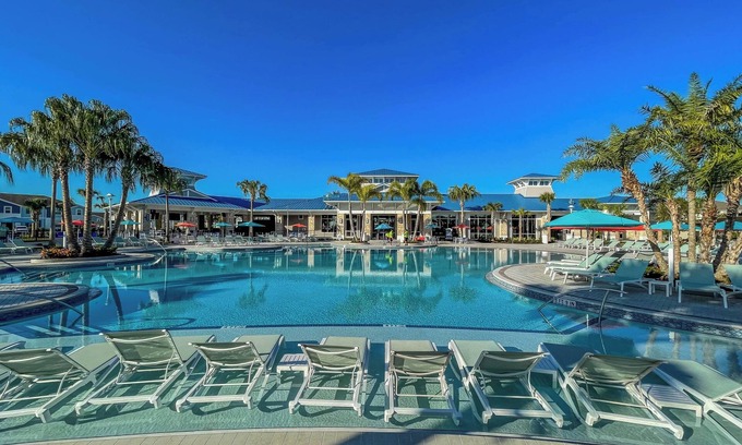Bay Lake House | BRAND NEW/10 MINS DISNEY/IMMACULATE/PERFECT FOR A FAMILY/FREE WIFI