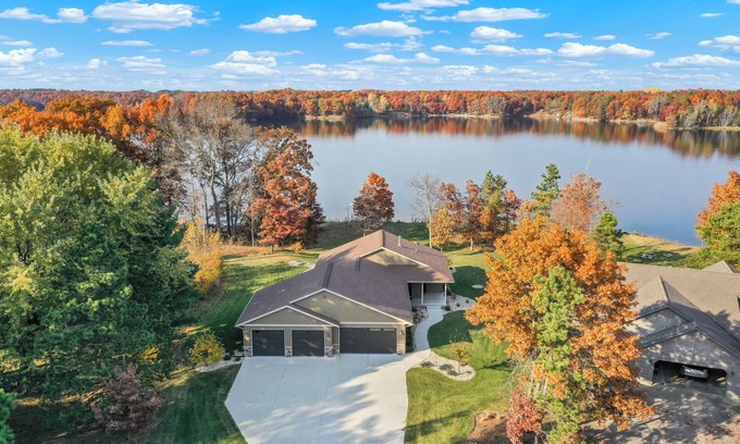 Rome House | Brand New 2021 4 BR + den Lake House minutes to world class golf.